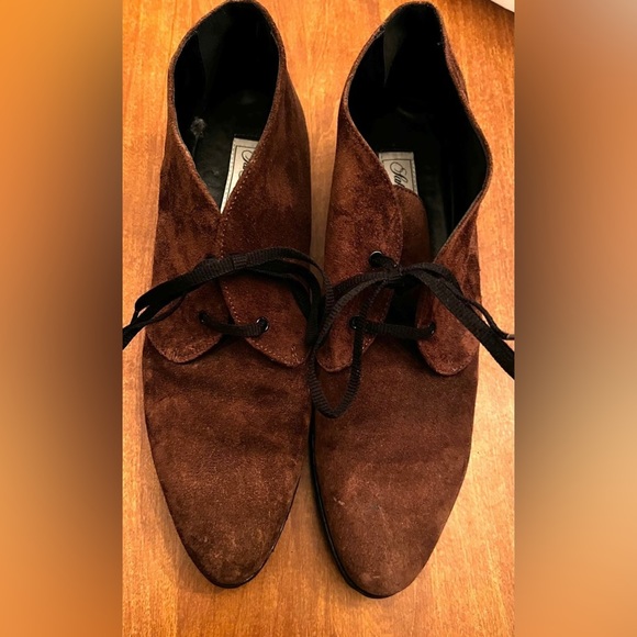 Saks 5th Ave Shoes - Picture 1 of 5